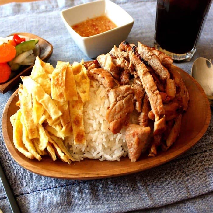 https://www.themealdb.com/images/media/meals/f0cdwk1782688162.jpg