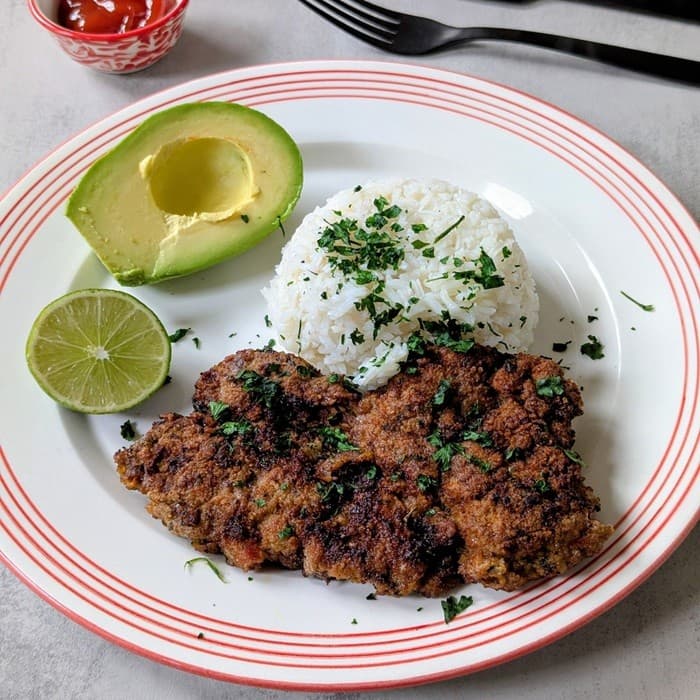 https://www.themealdb.com/images/media/meals/lmwaf61783805434.jpg